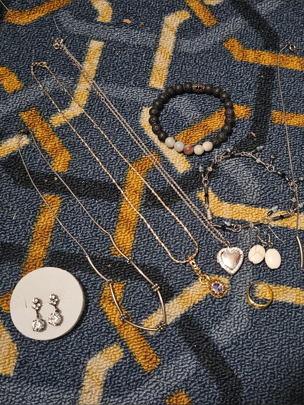 Assorted Jewelery Bundle - Picture 2 of 7